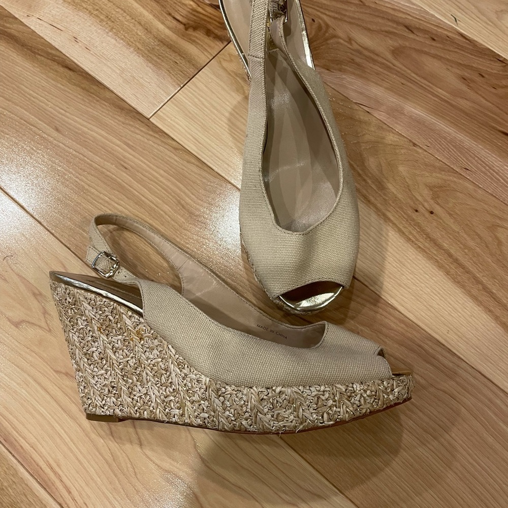 Gold wedges